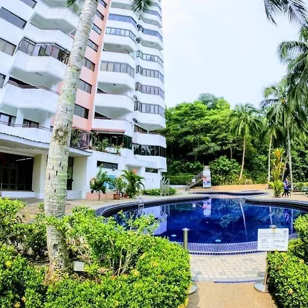 Airbnb At Sri Sayang Batu Ferringhi Beach Exterior photo