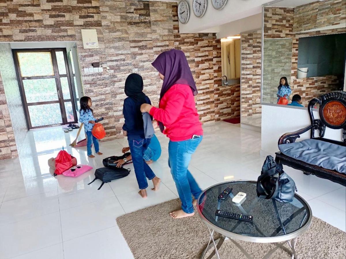 Airbnb At Sri Sayang *